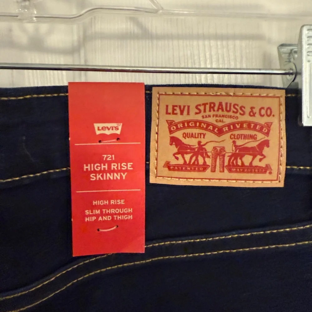 Levi’s 721 High Rise Skinny jeans - Picture 3 of 6